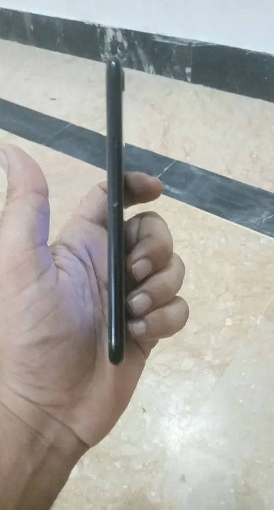 Apple iPhone 7 1