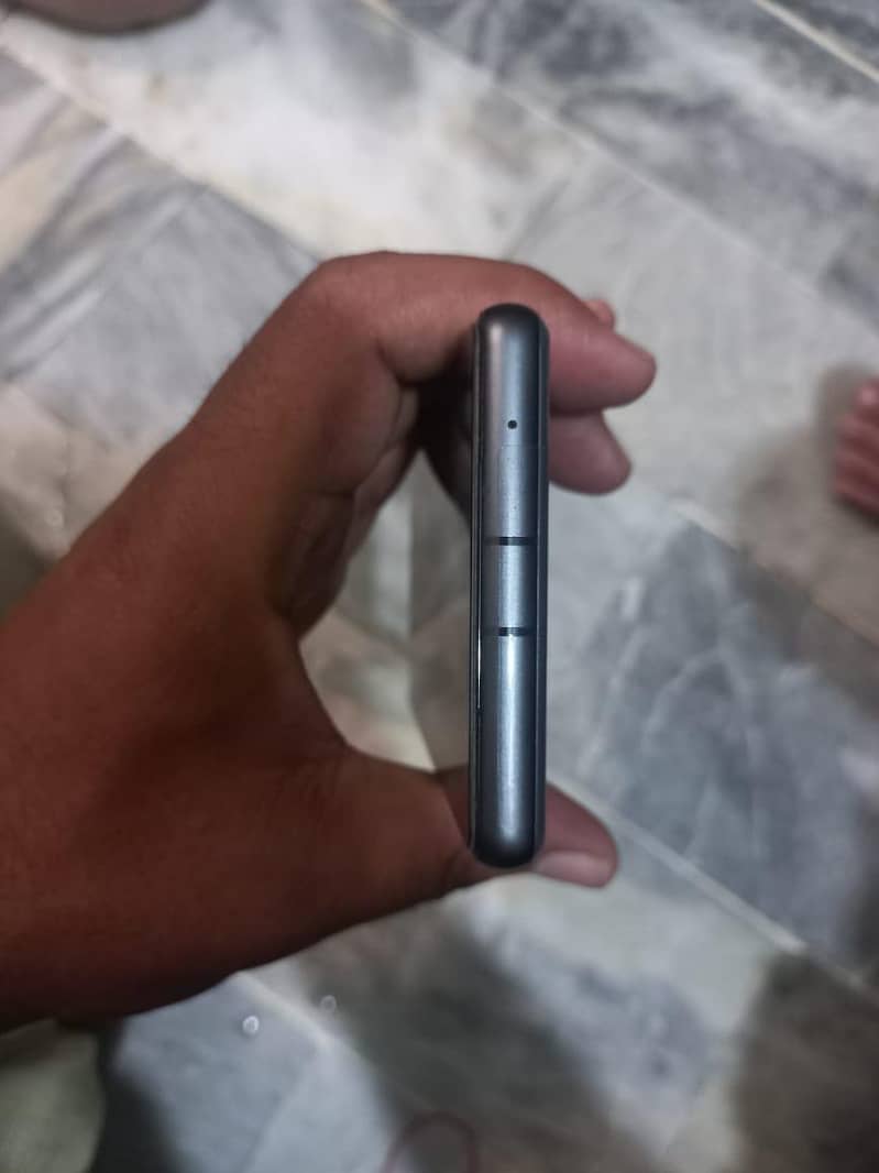 Google Pixel 7a 5