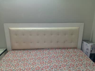 Habitt bed with 1 side table & mattress