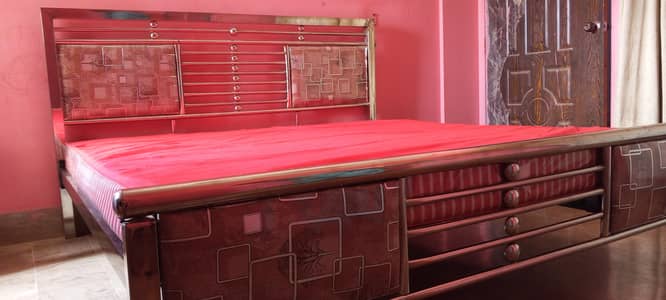 Steel bed like new only 3 week used with matters