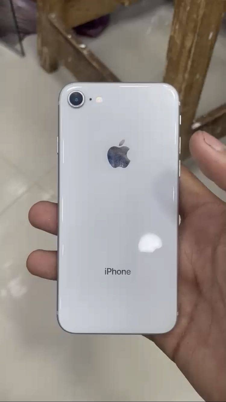Apple iPhone 8 0