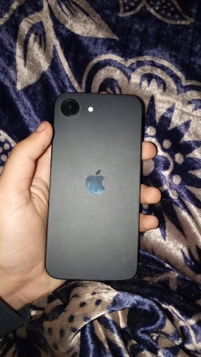 iPhone 16e 128 GB JV with box and cable