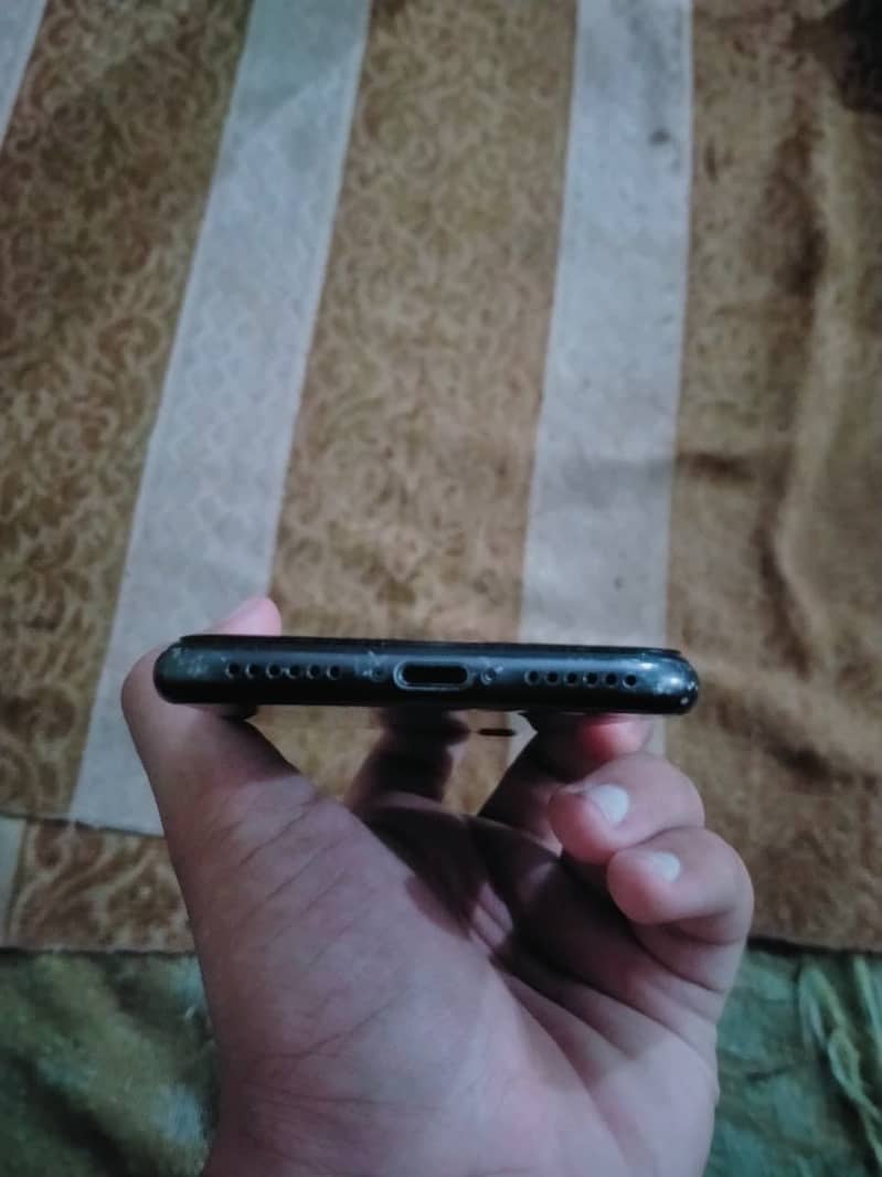 Apple iPhone 7 4