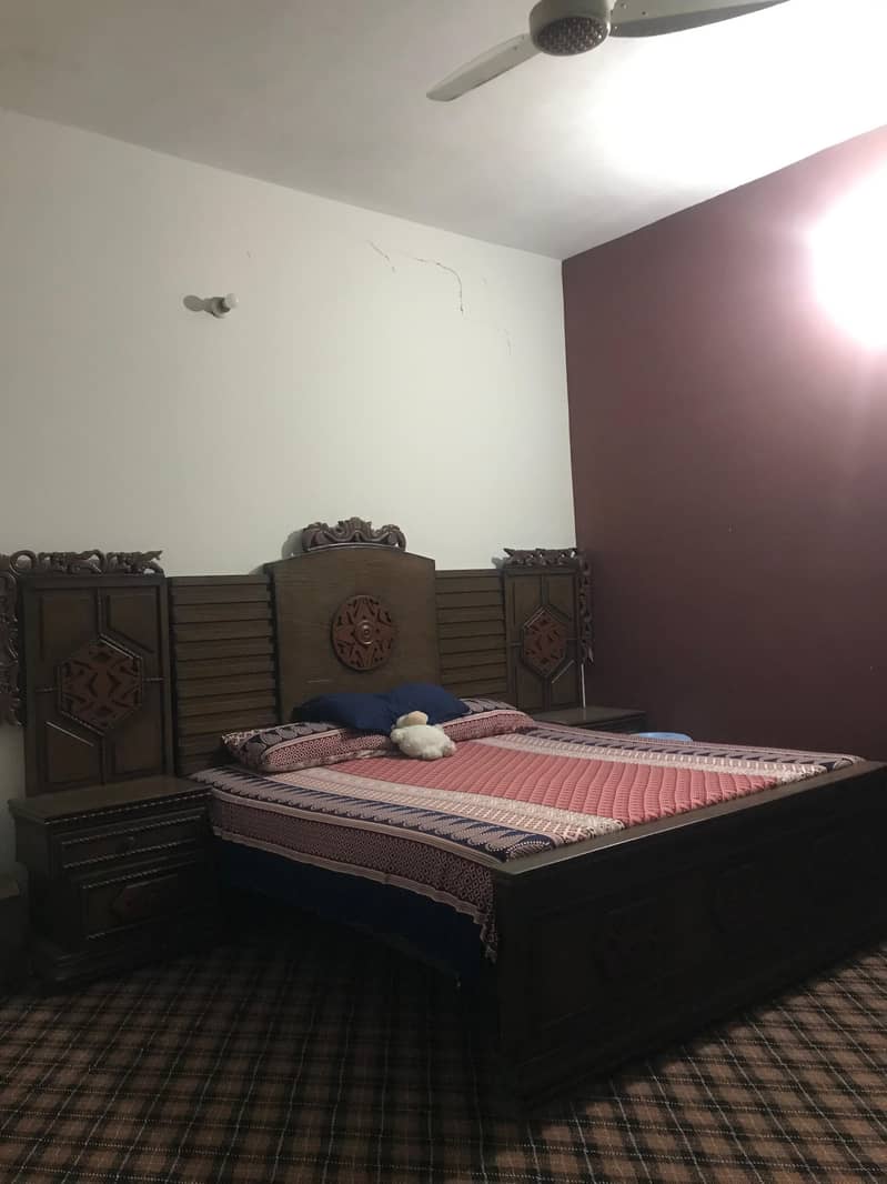 Double bed with side table and dressing table 2