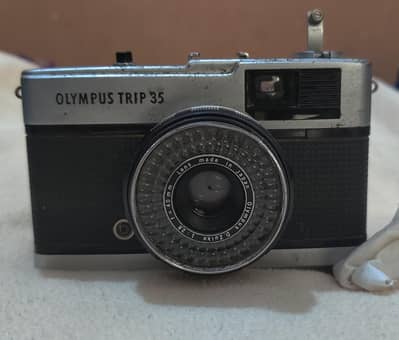 Olympus Trip 35 (Minimal wear]