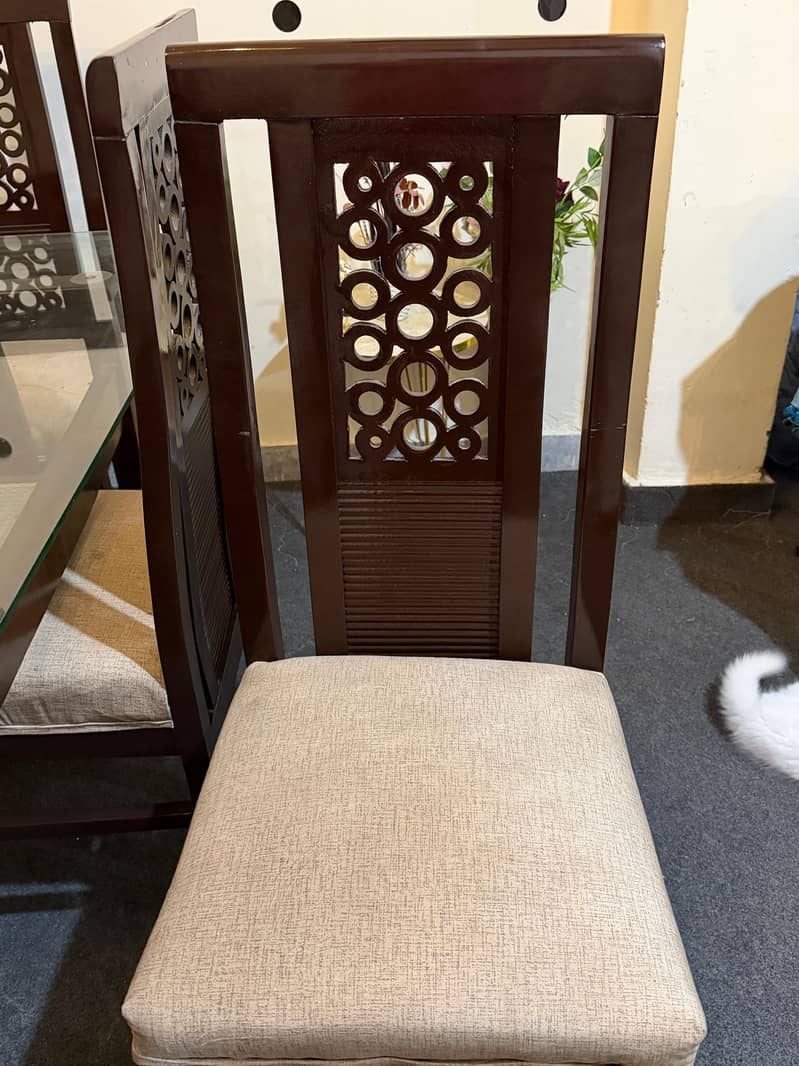 6 seater dining table 4