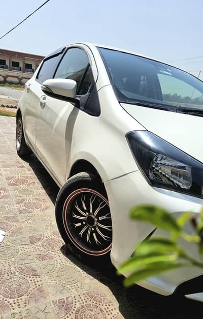Toyota Vitz 2016