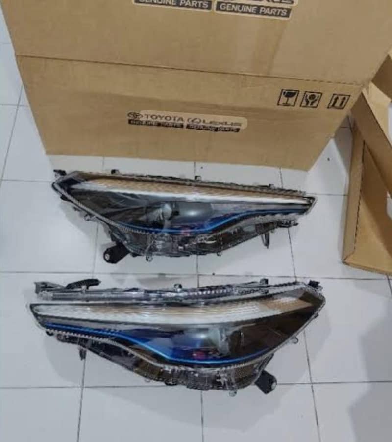 Corolla cross headlights right side 0