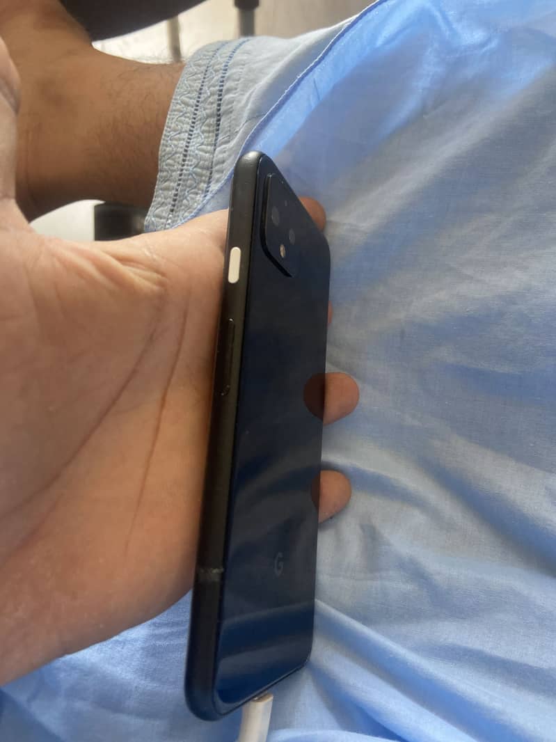 Google Pixel 4 3