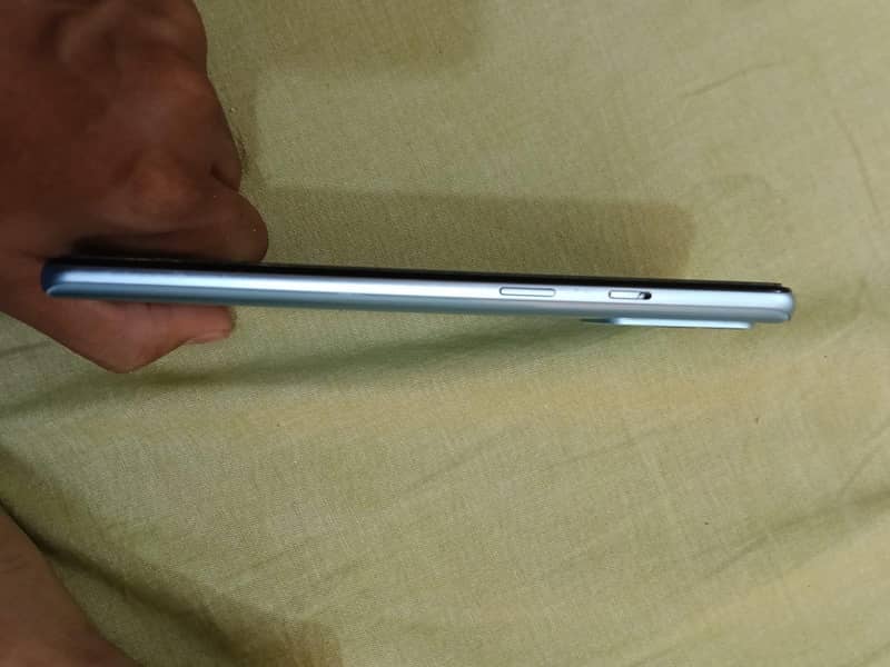 One Plus 9R 1