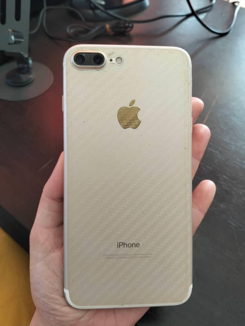 Apple iPhone 7 Plus 1