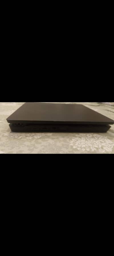 PS4 1TB (Non-JB) with GTA5 & Batman Arkham 3 games