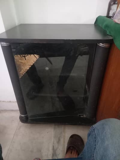 TV trolley with space