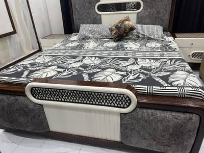 New bed set with side table