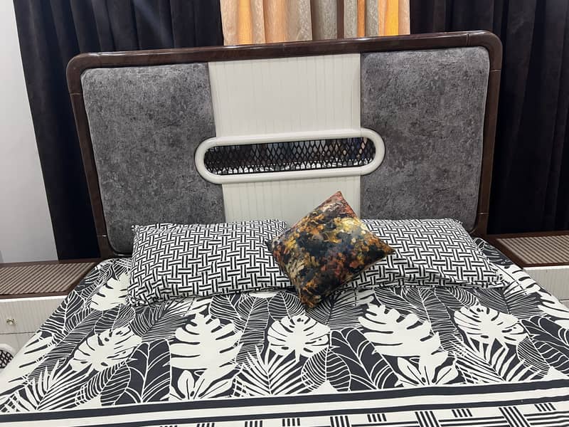 New bed set with side table 3