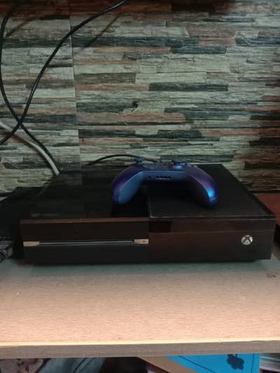 Xbox one full ok 500gb with 2 controllers one Xbox series x controller