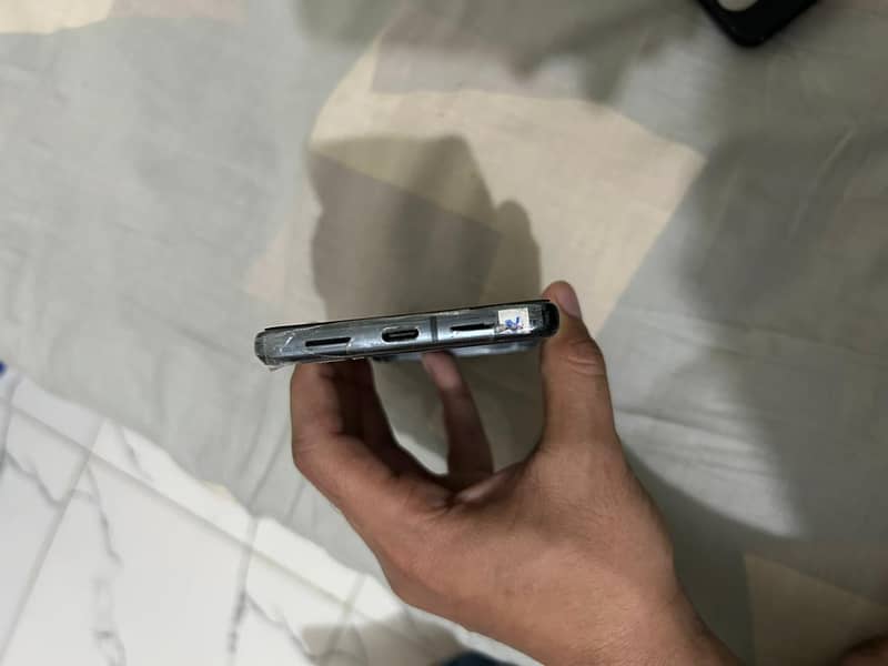 google pixel 8 pro flagship device 2