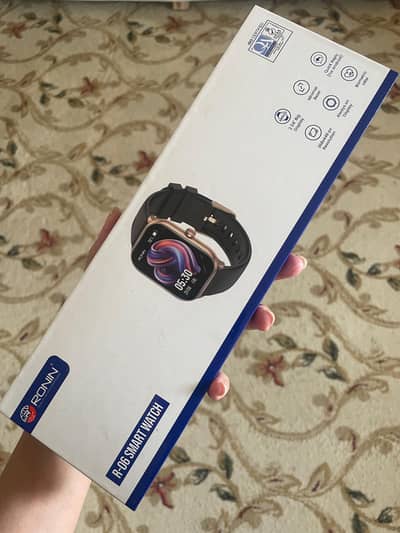 R06 Smart Watch