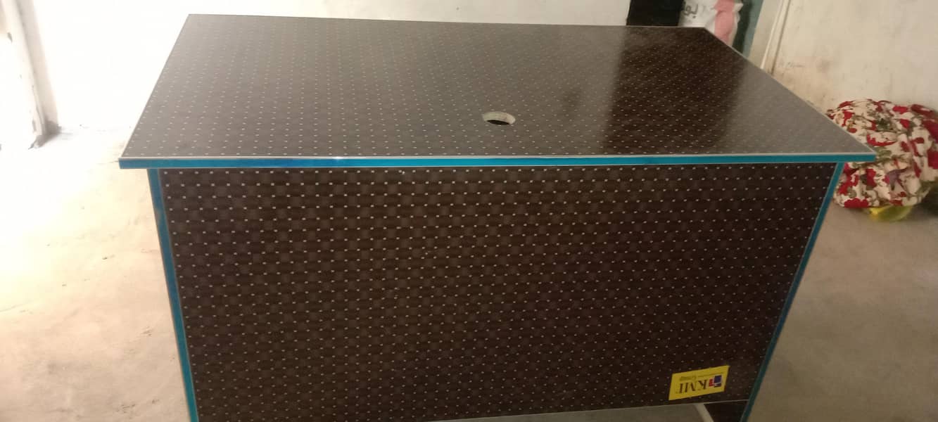 COMPUTER DESK 6