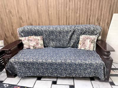 5 seater sofa set with wooden handle