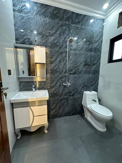 stylish 5 marla house available for rent