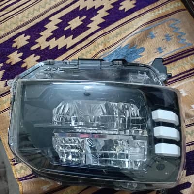DIHATSU TAFT HEADLIGHT (Right side)