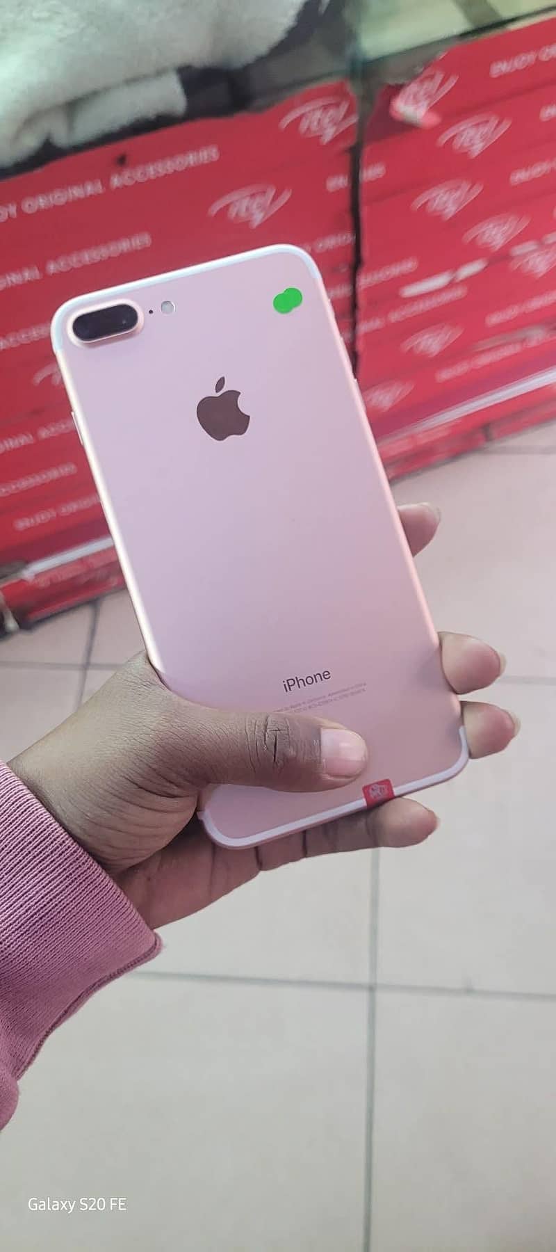 Apple iPhone 7 Plus 0