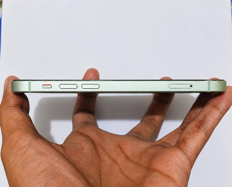 Apple iPhone 12 1