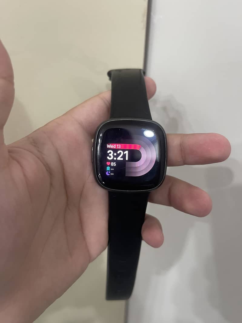 Fitbit versa 4 1
