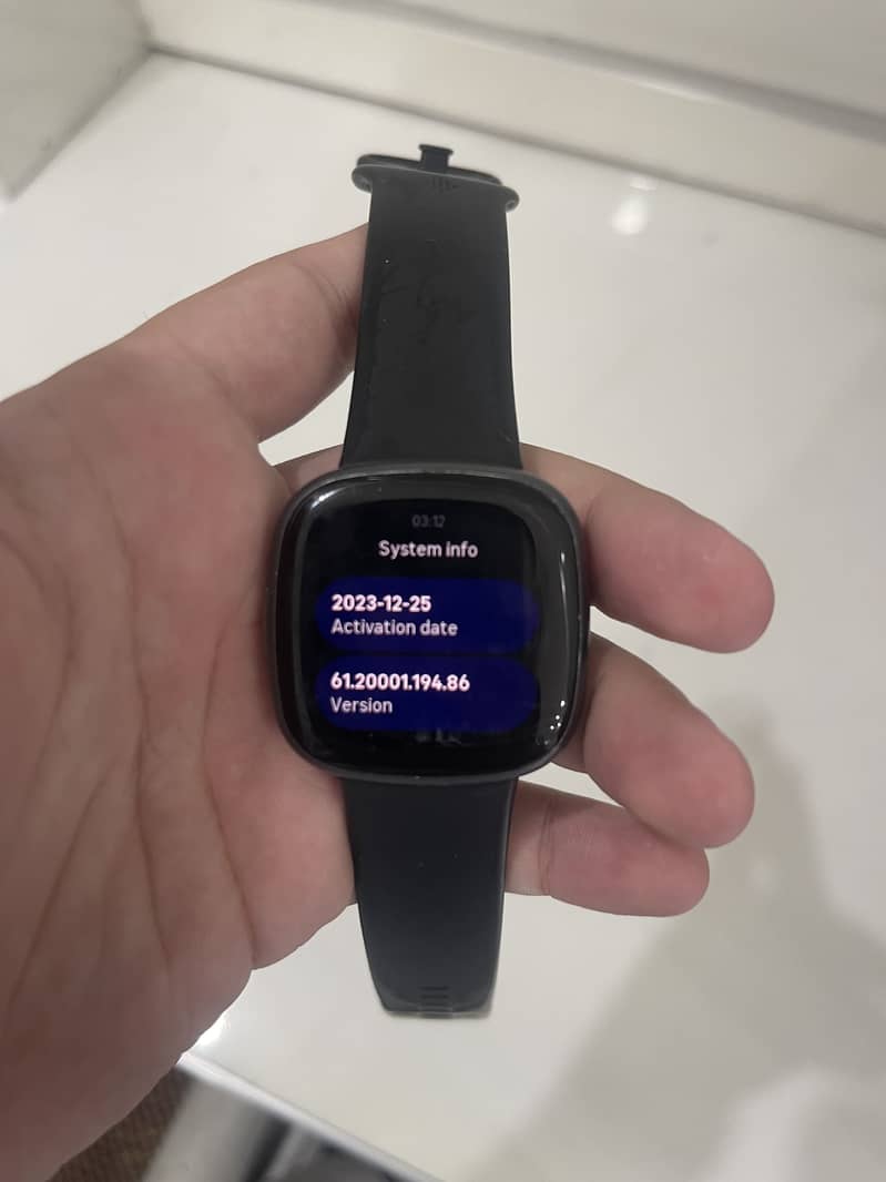 Fitbit versa 4 3