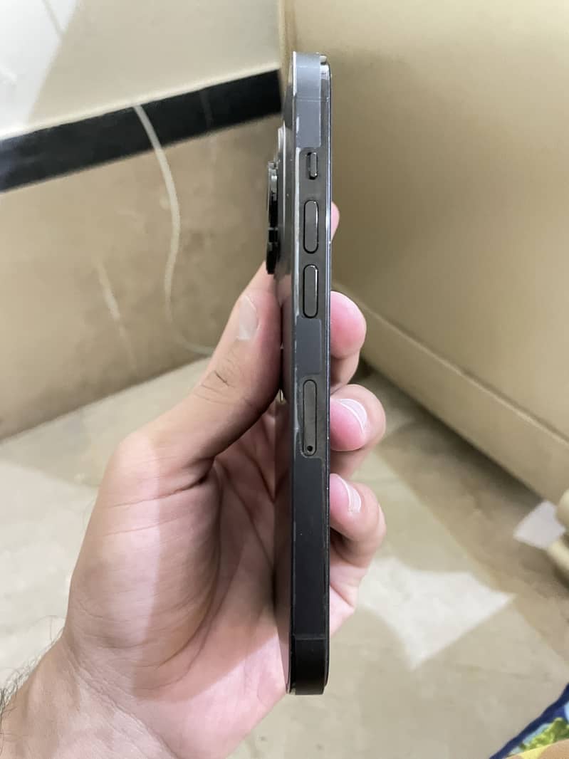 Apple iPhone 14 Pro 1