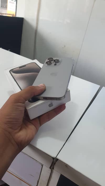 Apple iPhone 15 Pro Max factory unlock