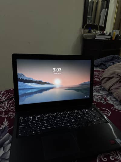Dell Inspiron 15 5570 1tb HDD 128 SSD 16GB RAM (i5 AMD Radeon 530)