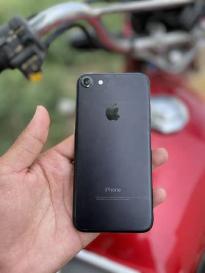 Apple iPhone 7
