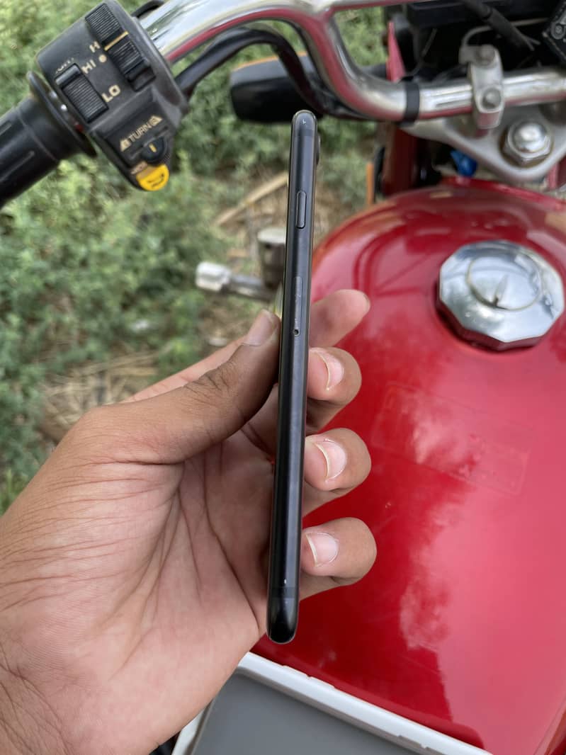 Apple iPhone 7 4