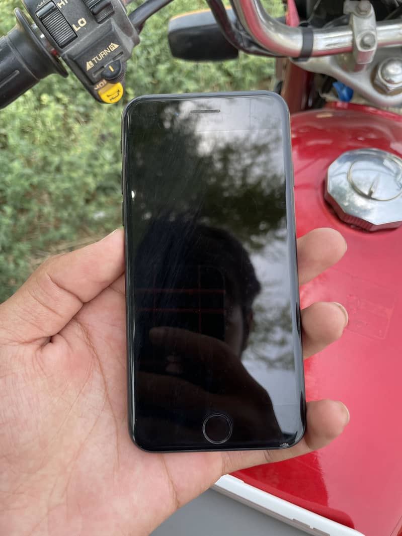 Apple iPhone 7 5