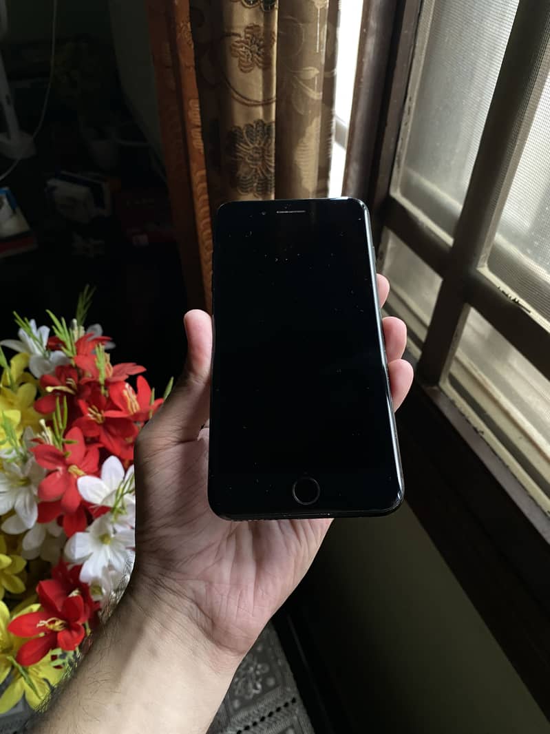 Apple iPhone 7 Plus 0