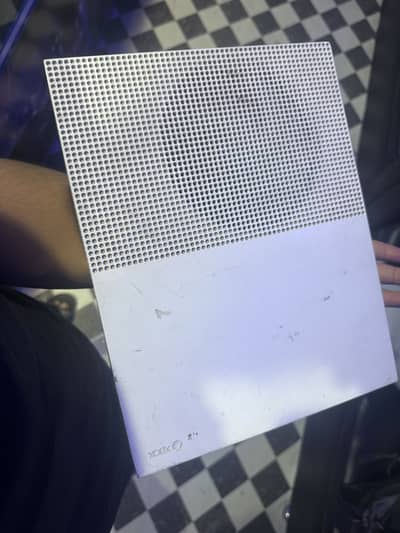 Xbox One S 512 GB With RDR 2 Witcher Fifa and 2 more games CD