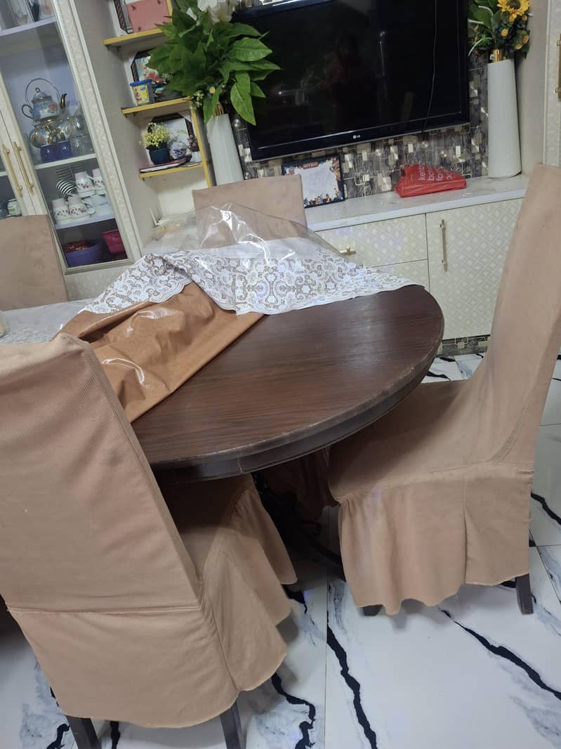 6seater dining table 0