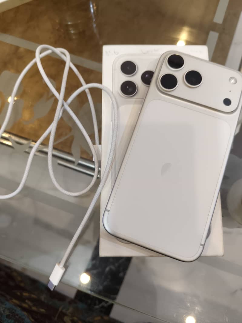 iPhone 17 Pro Max 0
