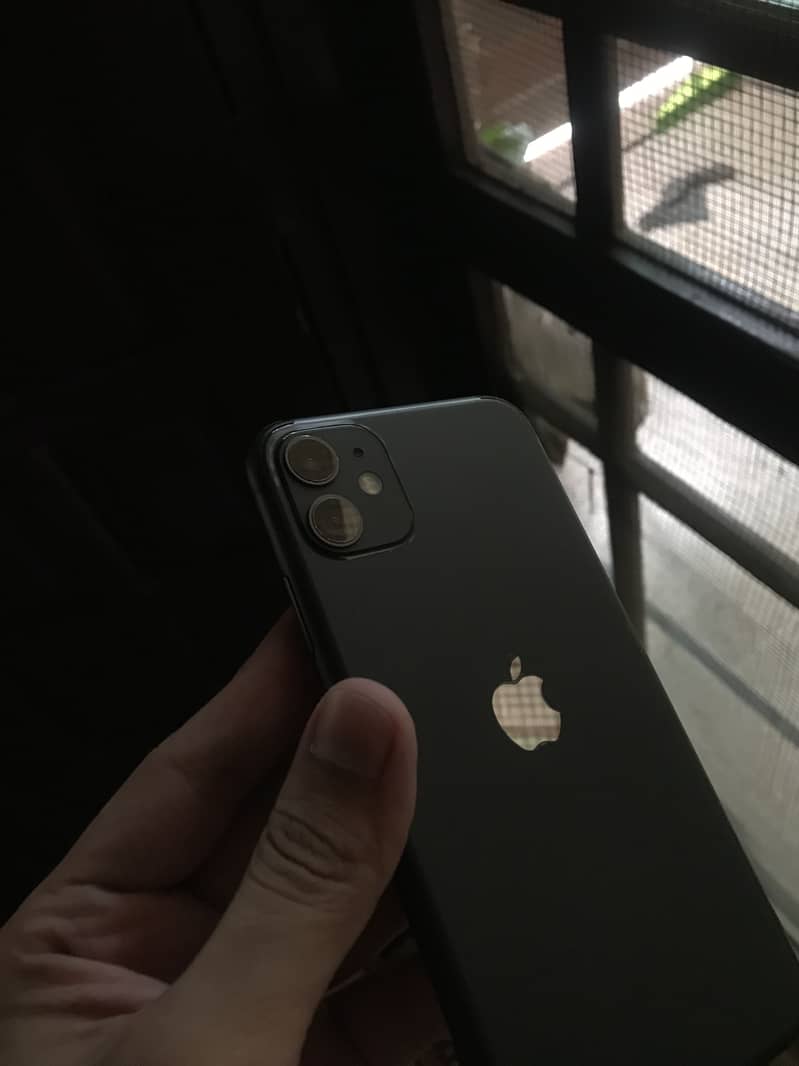 Apple iPhone 11 3