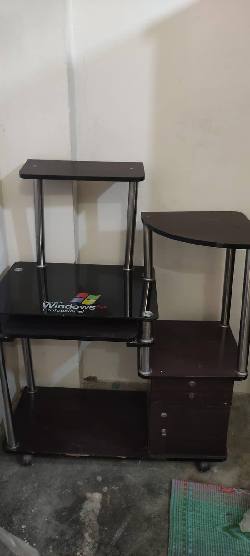 Computer table 0