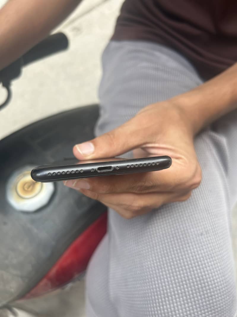 Apple iPhone 7 Plus 1