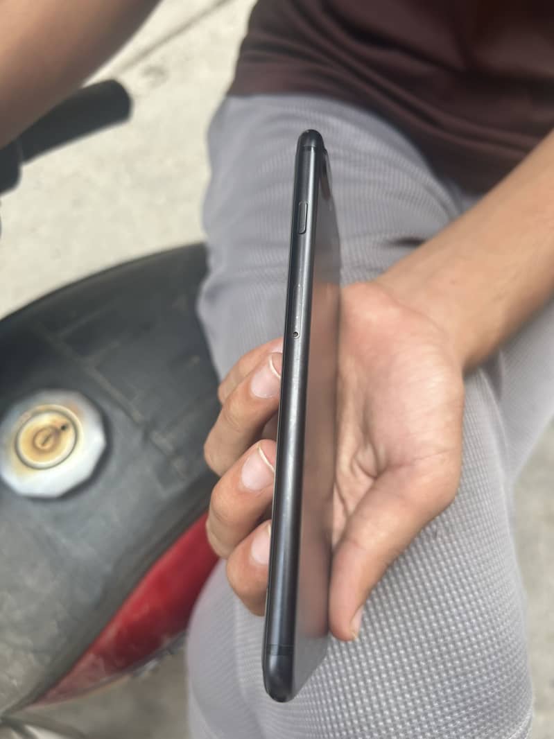 Apple iPhone 7 Plus 5