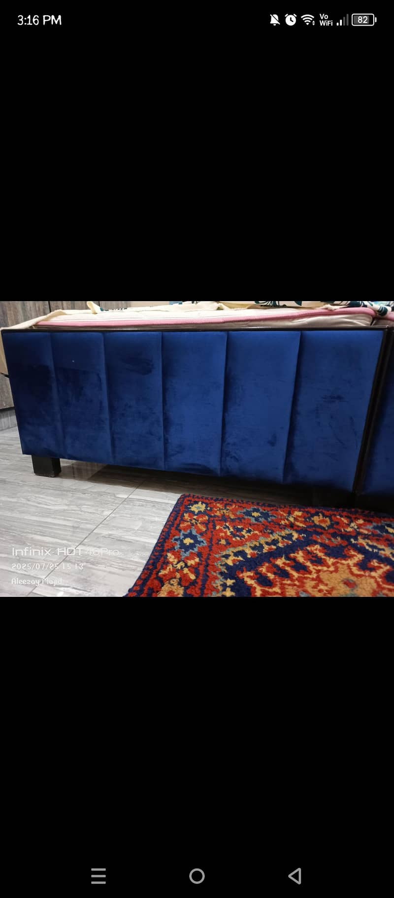 2 single beds with side table 1