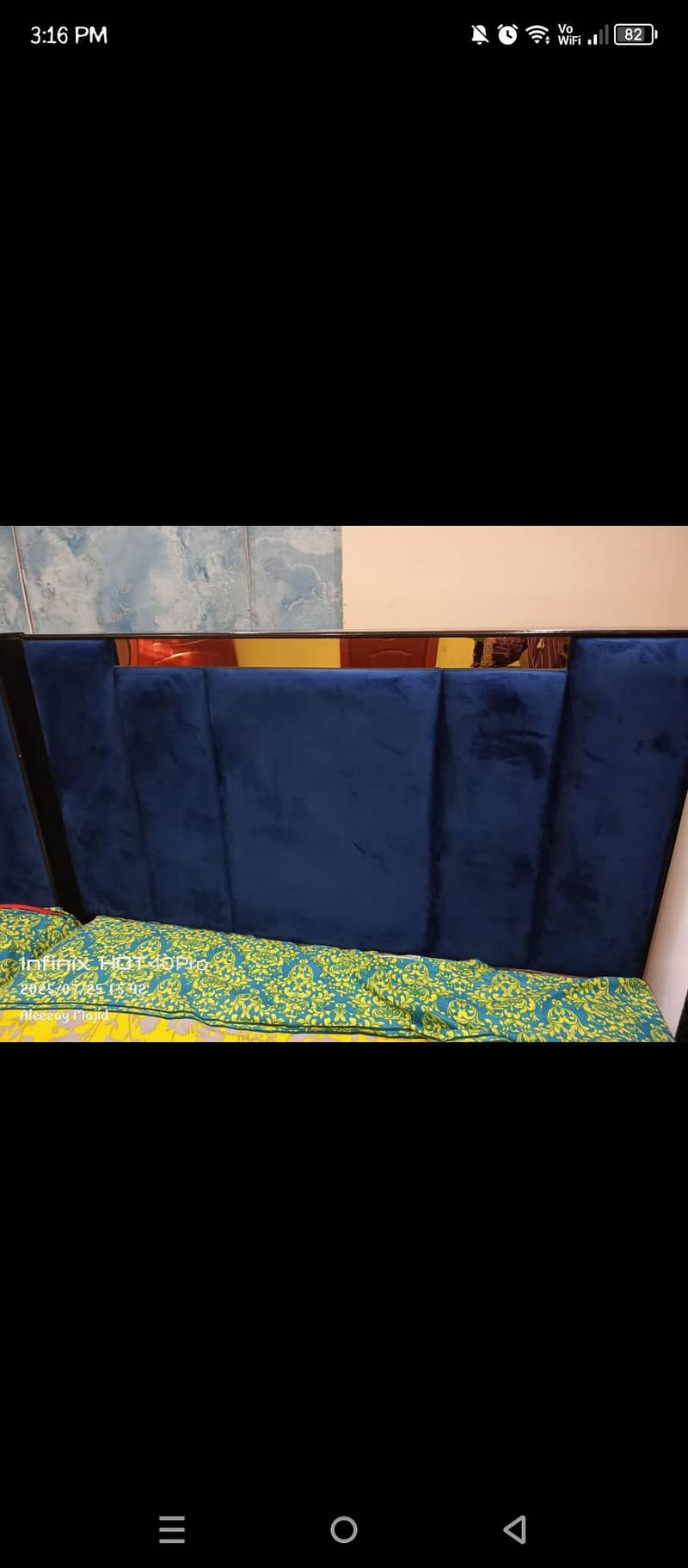 2 single beds with side table 3