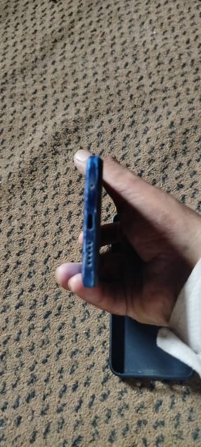 6 ram 128 rom  number 03105165704