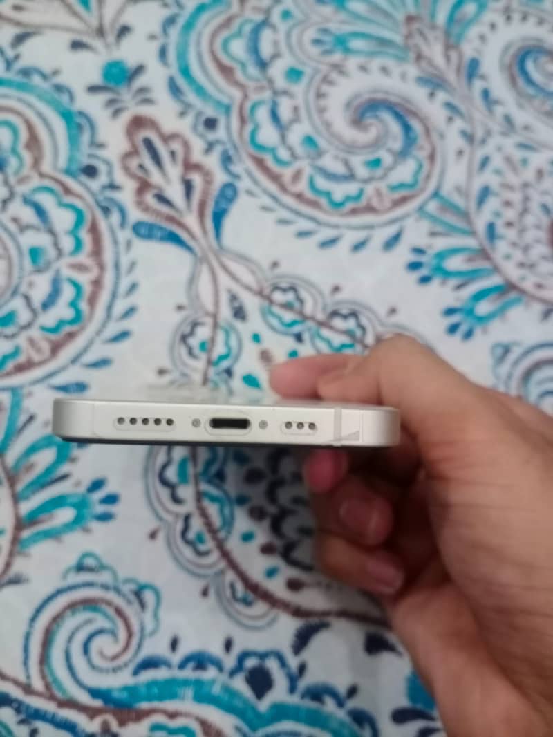 Apple iPhone 13 6