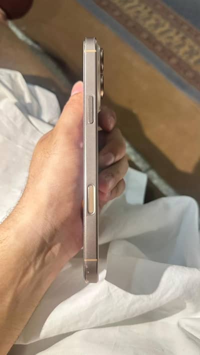 Apple iPhone 16 Pro Max