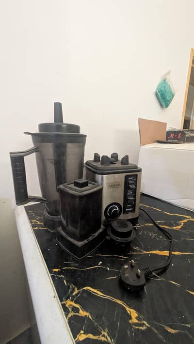 Juicer Blender and spice jar excellent condition
